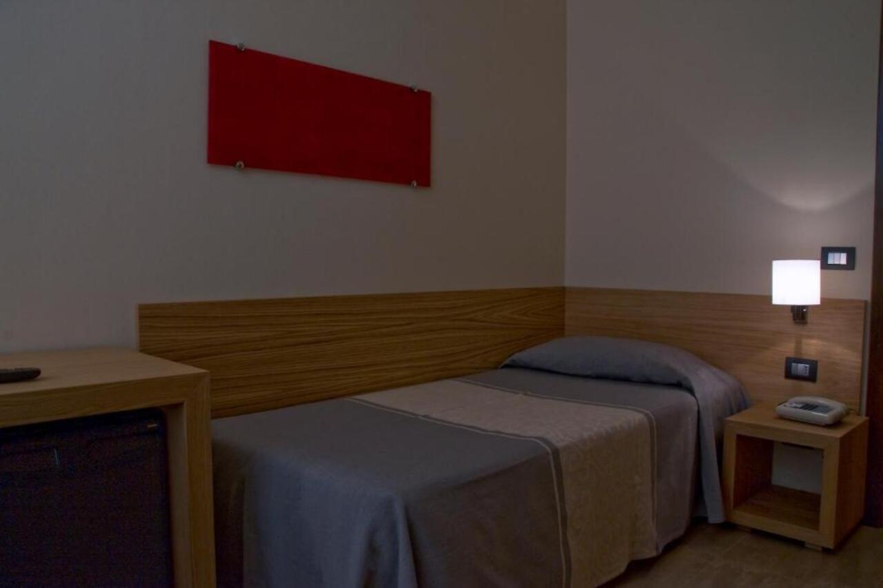 Italia Hotel 3*