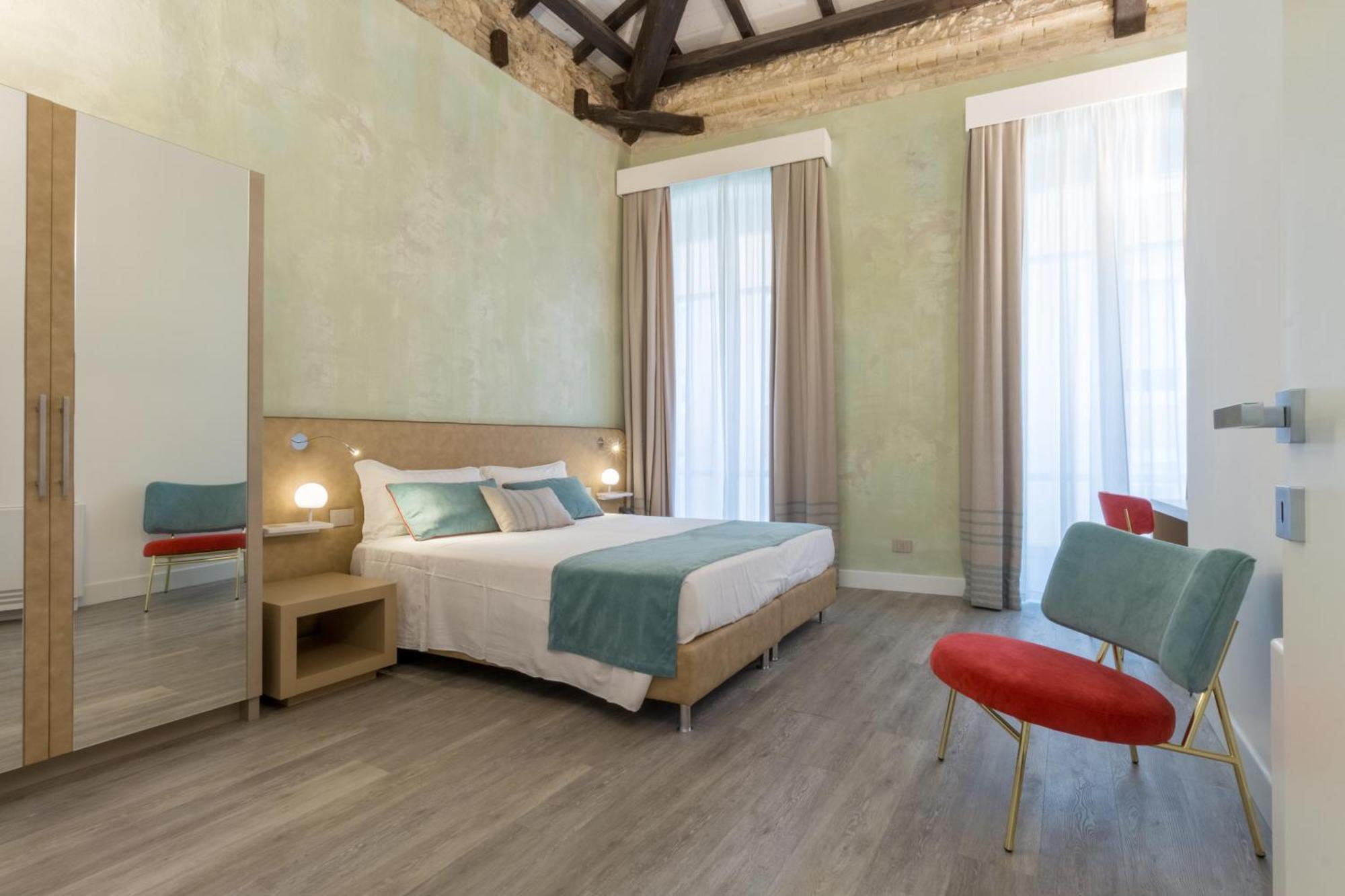 Italia Hotel 3*
