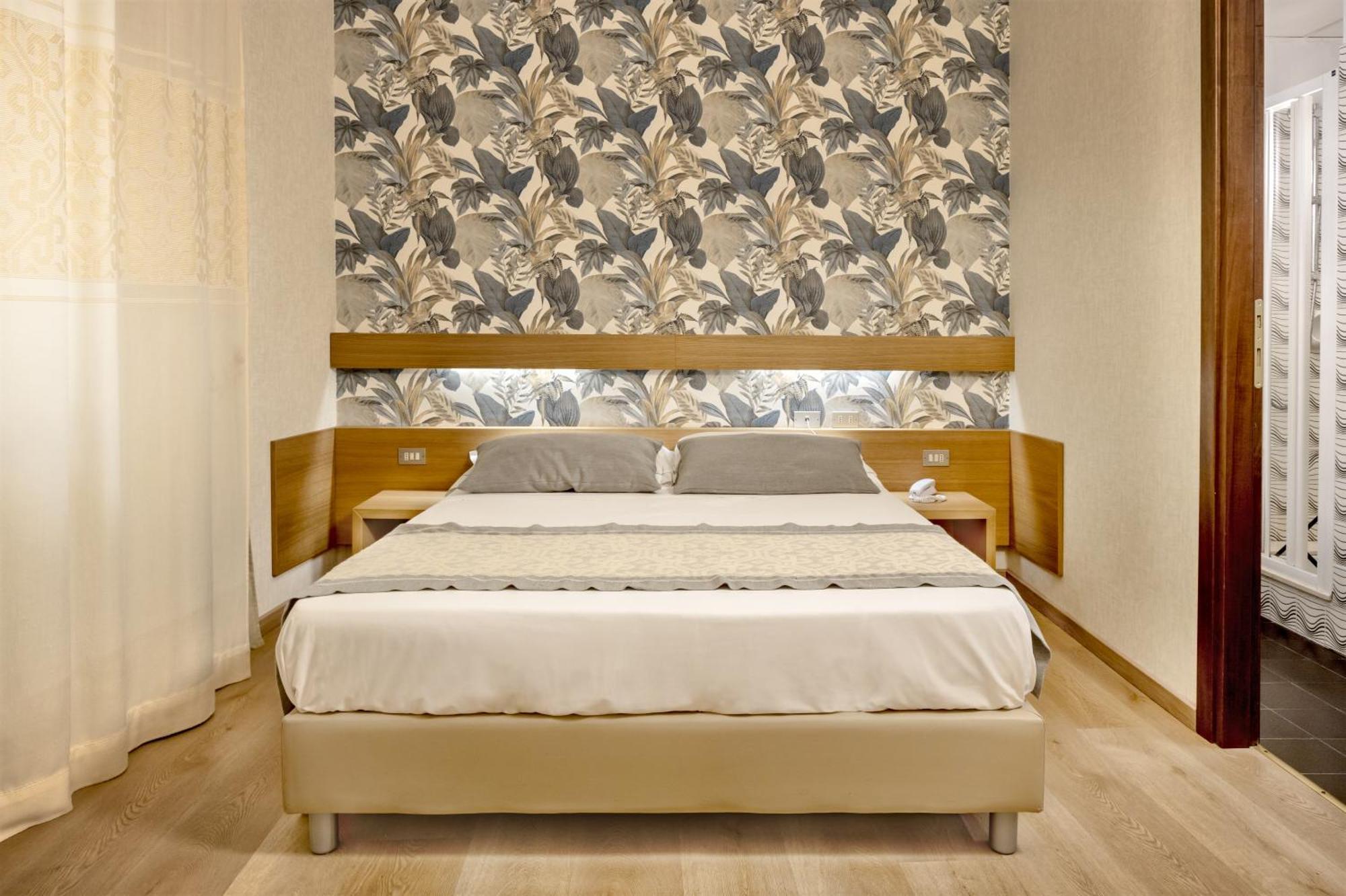 Italia Hotel 3*
