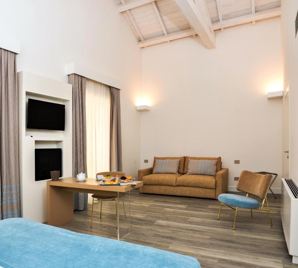 Italia Hotel 3*